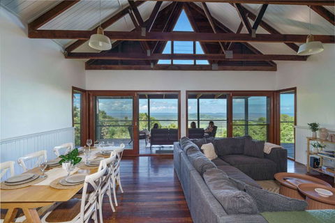 Mountain Retreat With Ocean Views And Fireplace - eAccommodation 2