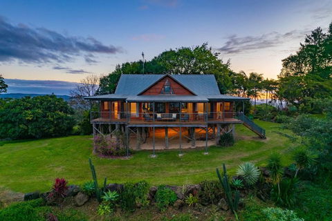 Mountain Retreat With Ocean Views And Fireplace - eAccommodation 0