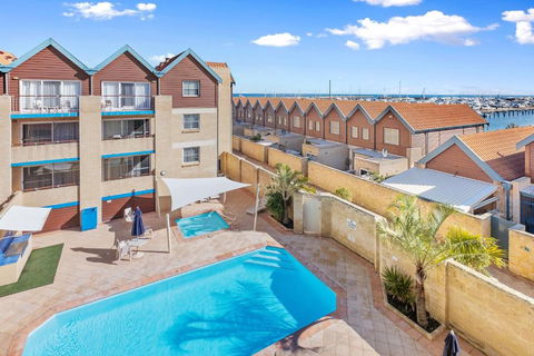 Nautica Residences Hillarys - eAccommodation 0