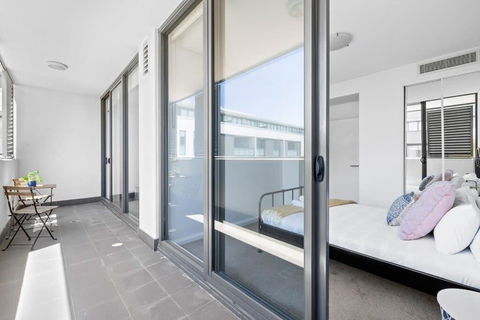 NEW 3BR Apt In Kingsgrove Sleeps 7 - eAccommodation 1