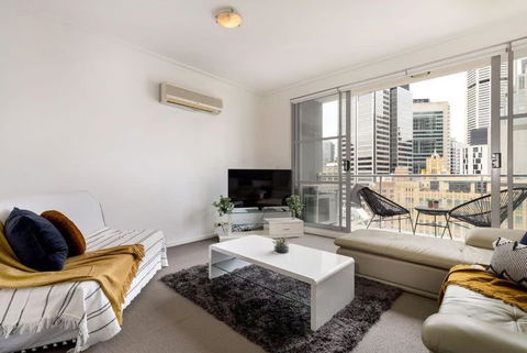 NEW! A Comfy & Stylish Apt Next To Darling Harbour - eAccommodation 1