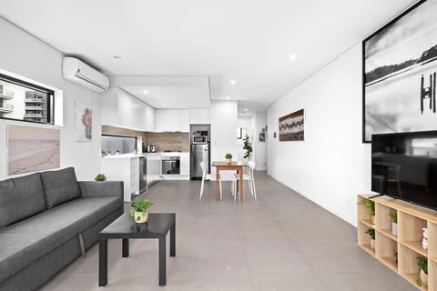 New Modern 2BR 2baths Apt In Homebush Sleeps 6 - eAccommodation 0