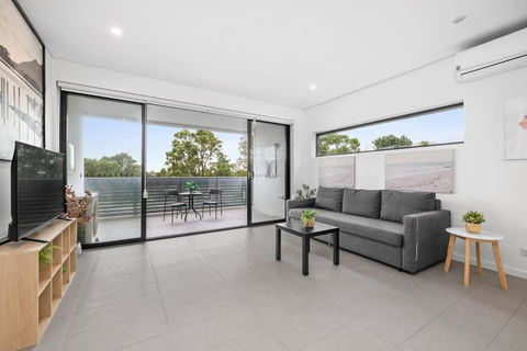 New Modern 2BR 2baths Apt In Homebush Sleeps 6 - eAccommodation 2