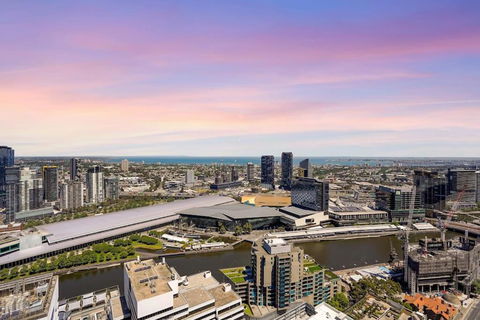 NEW Waterfront Living With Sublime Views 2B1B - eAccommodation 0