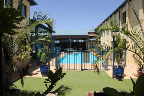 Ningaloo Club Backpackers - eAccommodation 3