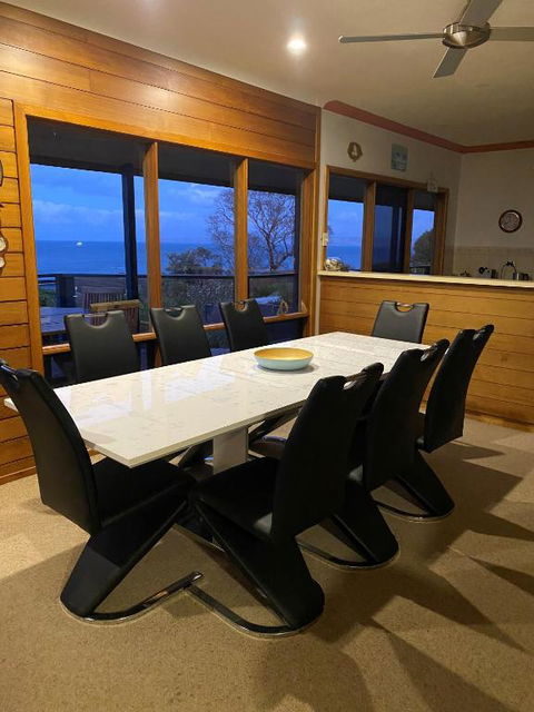 Ocean Blue KI. Absolute Ocean Front, Free WiFi - eAccommodation 2