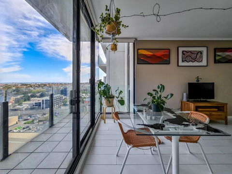Ocean View Apartment Close To CBD With Indoor Pool. - eAccommodation 0