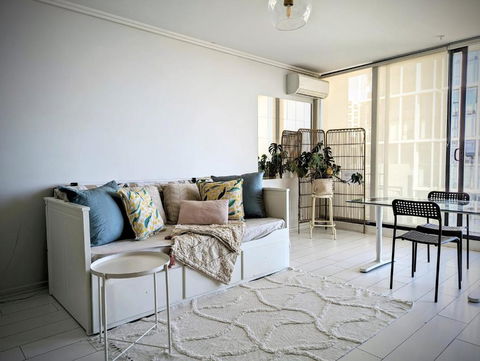 Ocean View Apartment Close To CBD With Indoor Pool. - eAccommodation 3