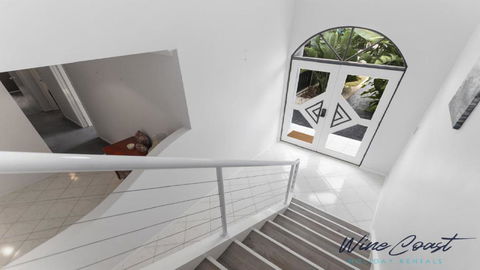 Ocean Views And Vineyards By Wine Coast Holiday Rentals - eAccommodation 2