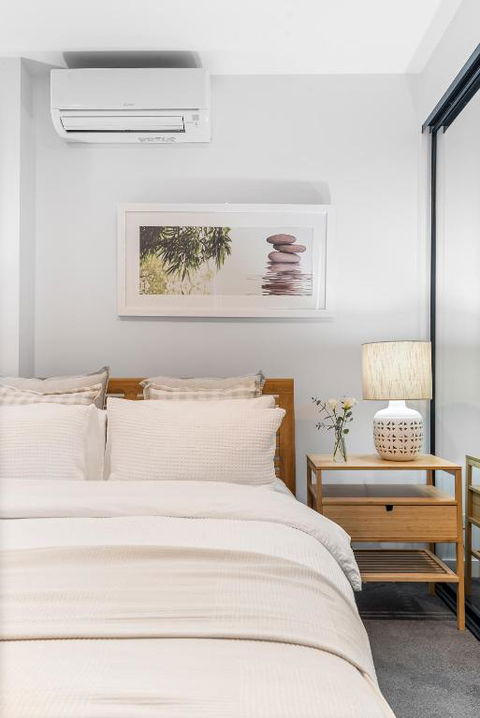Park Life! Elegant & Sun-Filled 2 Bed 2 Bath Home In Caulfield North - eAccommodation 1