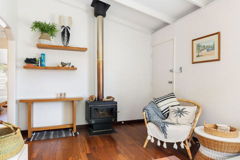 Peaceful And Renovated Original Beach House With Sweeping Views Of Gracetown - eAccommodation 0