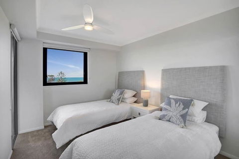Panoramic Ocean View 2 Bed 2 Bath - eAccommodation 2