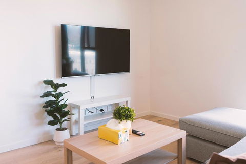 Patio Mt View 1BR Apt In CBD Near ANU And Museum With Free Parking And WiFi - eAccommodation 1