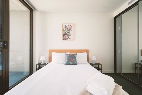 Patio Mt View 1BR Apt In CBD Near ANU And Museum With Free Parking And WiFi - eAccommodation 3