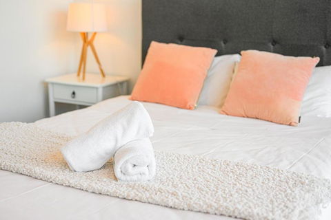 Penrith 3Br Apt Close ToTrain Station & Shopping - eAccommodation 1