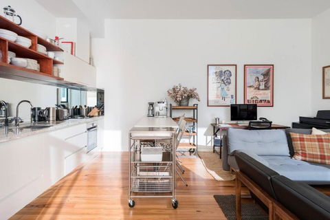 Paterson 1911 - Upmarket Terrace In Vibrant Fitzroy - eAccommodation 1