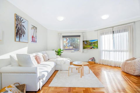 Perfect Manly Retreat, In The Heart Of Manly, Family & Couple Friendly Apartment With CAR SPOT - eAccommodation 0