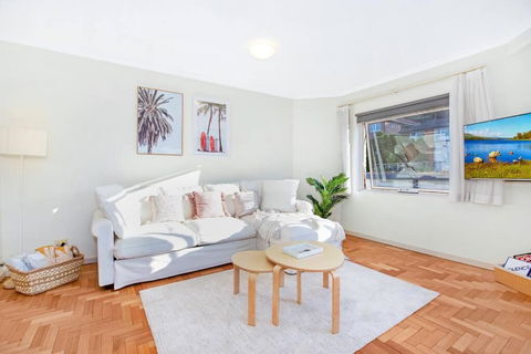Perfect Manly Retreat, In The Heart Of Manly, Family & Couple Friendly Apartment With CAR SPOT - eAccommodation 2