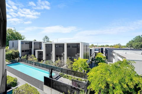 Perfectly Located Executive 1BR At Caulfield North - eAccommodation 1