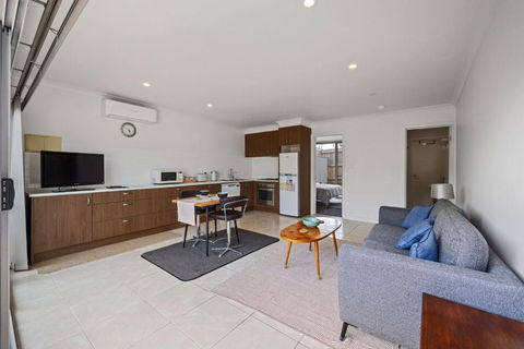 Petite Retreat - eAccommodation 3