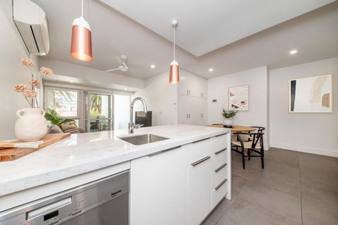 Piccolo By The Beach - eAccommodation 3