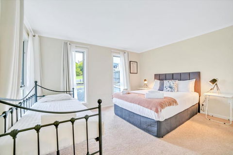 Port View Escape - eAccommodation 3