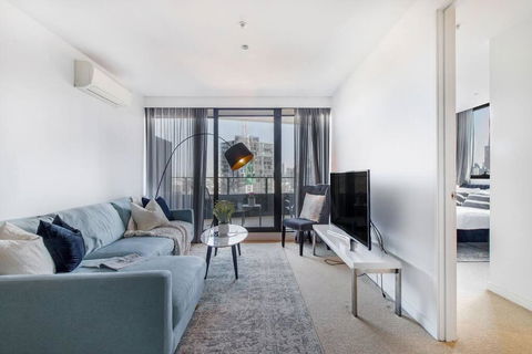 Premium Albert Park Grand Prix Apartment By Ready Set Host - eAccommodation 0