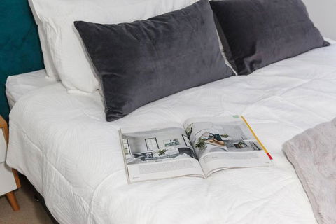 Premium Albert Park Grand Prix Apartment By Ready Set Host - eAccommodation 1