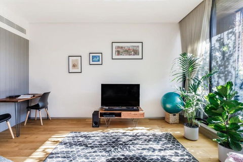 Premium Executive Apt In The Heart Of Fitzroy - eAccommodation 3