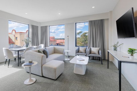 Punthill Tuggeranong - eAccommodation 2