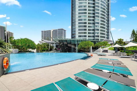 Q Tower At Surfers Paradise - From Level 3 - Private & Self Contained Apartments - eAccommodation 0