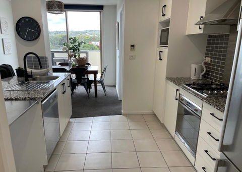Qbn Cracker: 2BR, 2BA, 2 Secure B/ Ment Car Parks - eAccommodation 3