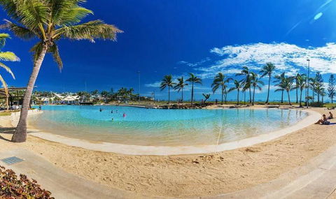 QCWA Cheerful Cottage - Airlie Beach - eAccommodation 3