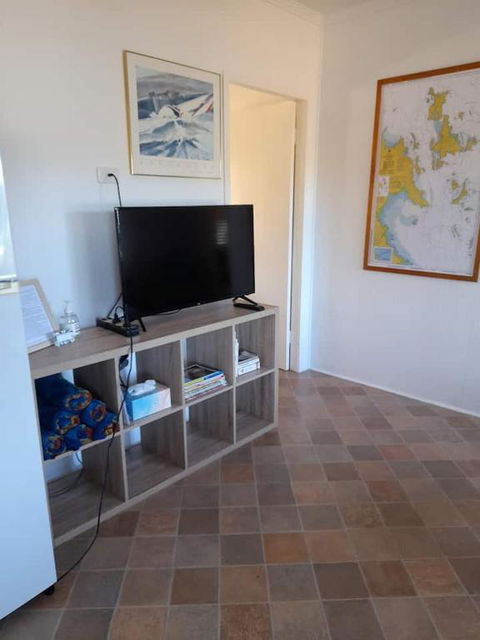 QCWA Cheerful Cottage - Airlie Beach - eAccommodation 1