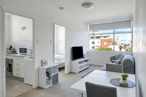 Quaint 1BD On The Doorstep Of Manly Beach - eAccommodation 2
