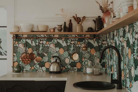 Quaint And Intimate 1-bed Seaside Cottage - eAccommodation 0