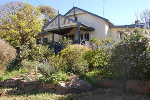 Quaint Cottage Nestled Amongst The Trees - eAccommodation 0