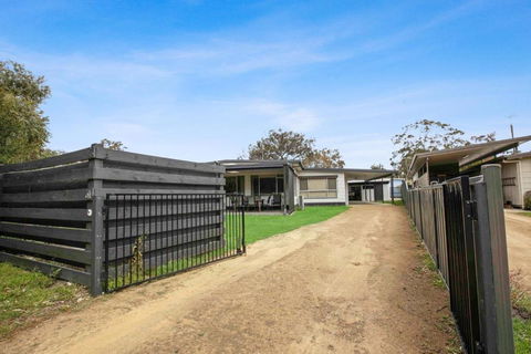 Raymond Island Retreat - eAccommodation 2