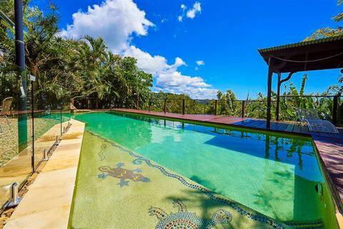 Private Access Retreat 1 Queen Bedroom W Stunning Pool And Ocean Views - eAccommodation 1