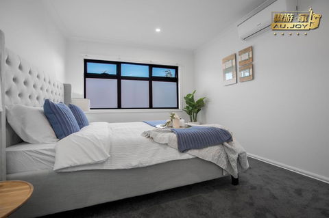 AU.JOY 3 Bed Townhouse Burwood 3 - eAccommodation 0