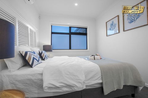 AU.JOY 3 Bed Townhouse Burwood 3 - eAccommodation 3