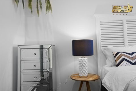 AU.JOY 3 Bed Townhouse Burwood 3 - eAccommodation 1