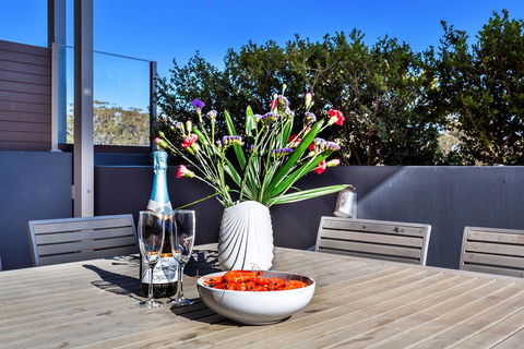 Aura Unit 10 - Shoal Bay - eAccommodation 1