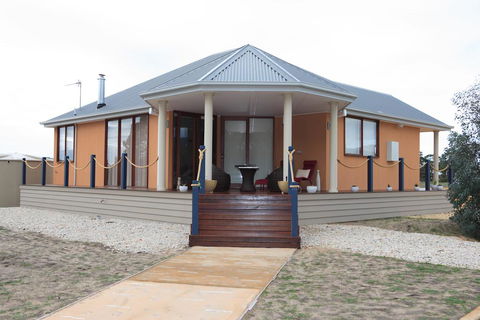 Aurora Cottages Bush Retreat - eAccommodation 2