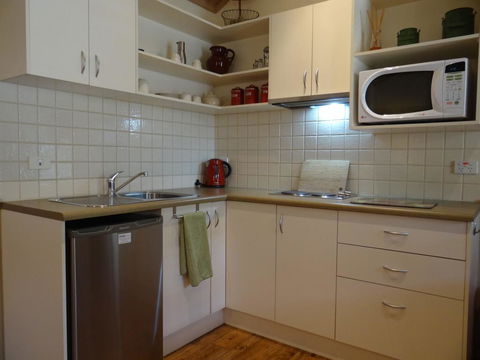 Autumn Affair Cottage 6 - eAccommodation 2