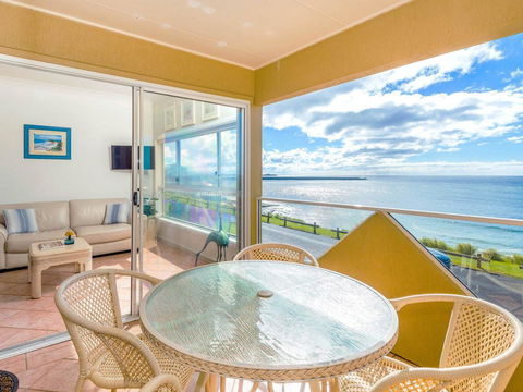 Avalon 1 - Overlooking Beautiful Convent Beach - eAccommodation 0