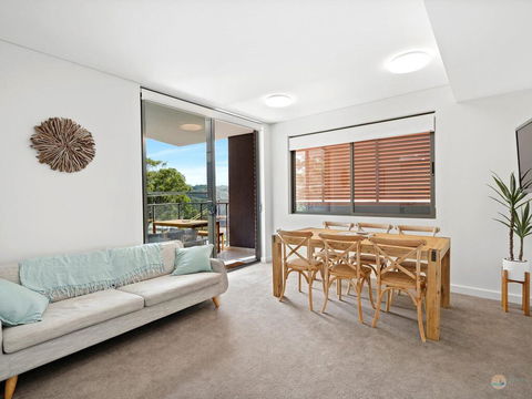 Avoca Beach Pad- 210/14-18 Cape Three Points Rd - eAccommodation 3