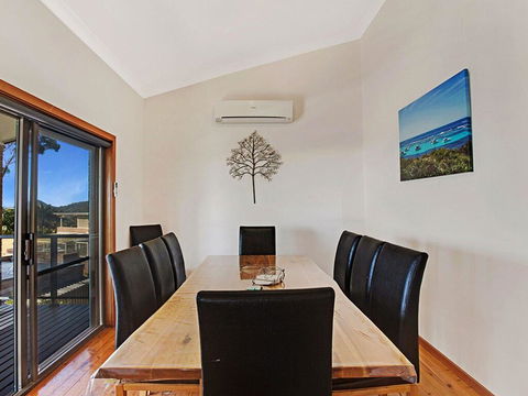 Away @ Nelson Bay, 29 Wollomi Ave - Incredible Water Views, Pet Friendly, WIFI & Aircon - eAccommodation 3