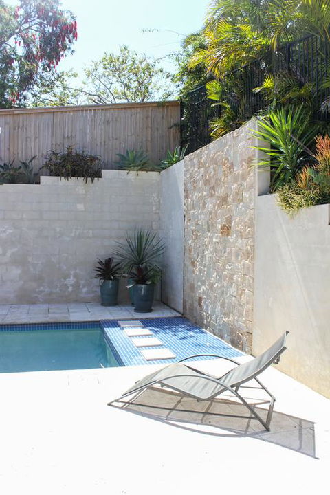 Away On Massinger Street - eAccommodation 3