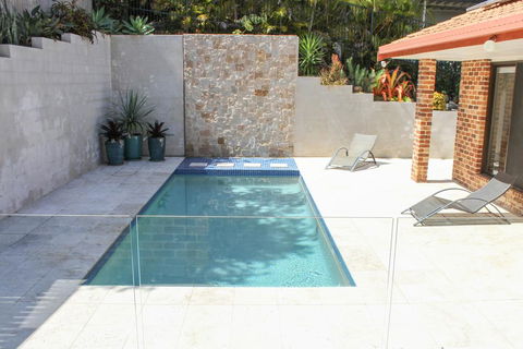 Away On Massinger Street - eAccommodation 1